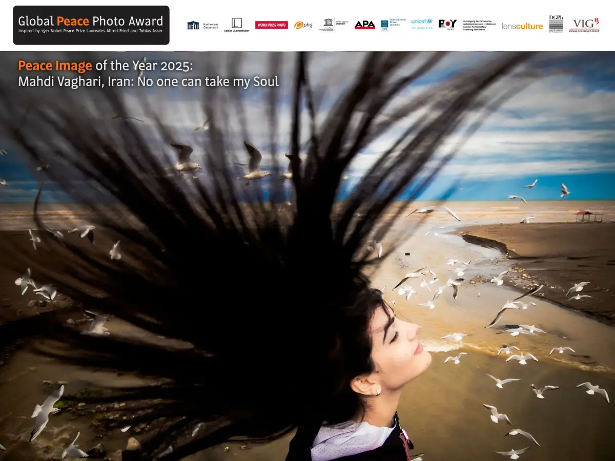 Street Photography by Blank Wall Gallery 5 - Deartline Global Peace Photo Award 2026